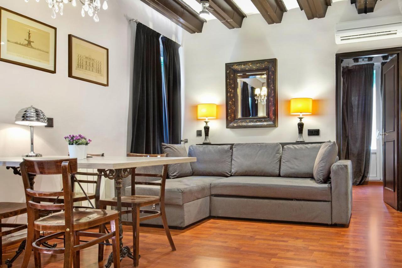 Stay U-Nique Apartments Carretes Barcellona Esterno foto